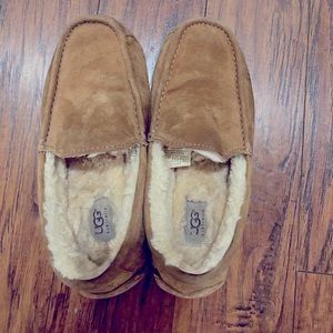 Ugg Men’s or Women’s Chestnut color house shoes, Size 8